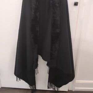 Stunning Wool wrap with fur trimming